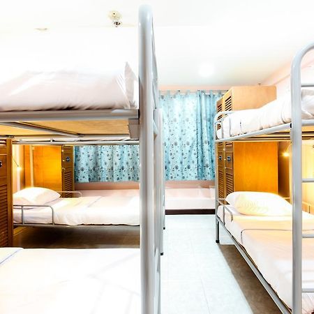 Hostel 8 Sukhumvit Soi 8 Bangkok Zewnętrze zdjęcie
