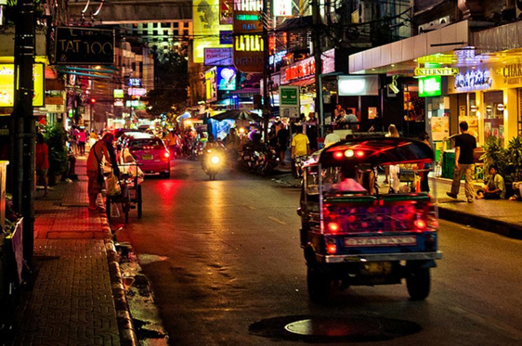 Hostel 8 Sukhumvit Soi 8 Bangkok Zewnętrze zdjęcie