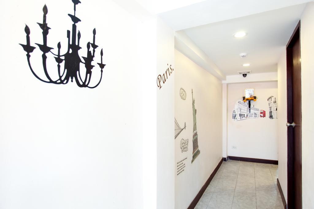 Hostel 8 Sukhumvit Soi 8 Bangkok Zewnętrze zdjęcie