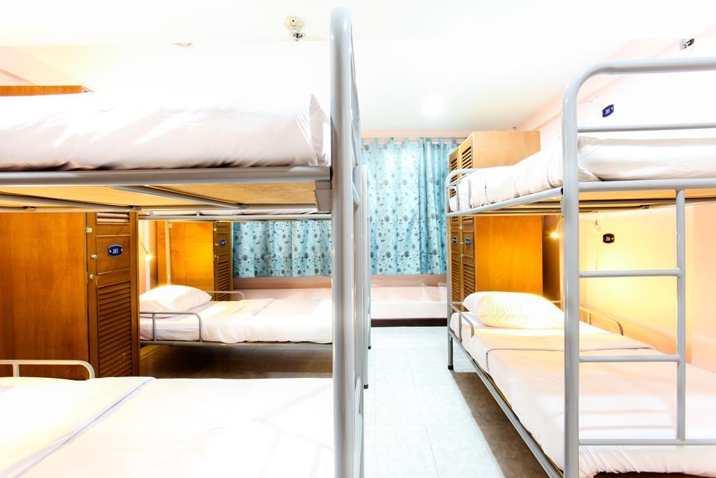 Hostel 8 Sukhumvit Soi 8 Bangkok Zewnętrze zdjęcie