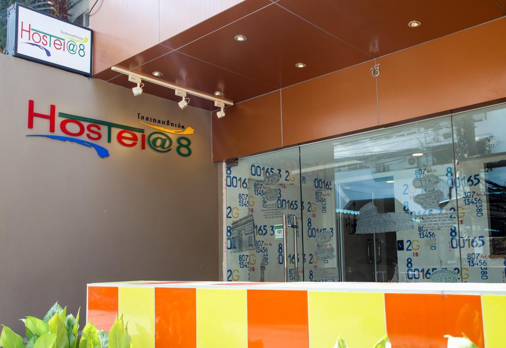 Hostel 8 Sukhumvit Soi 8 Bangkok Zewnętrze zdjęcie
